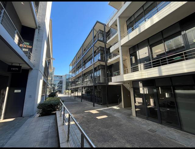 246M² OFFICE TO LET IN WOODSTOCK